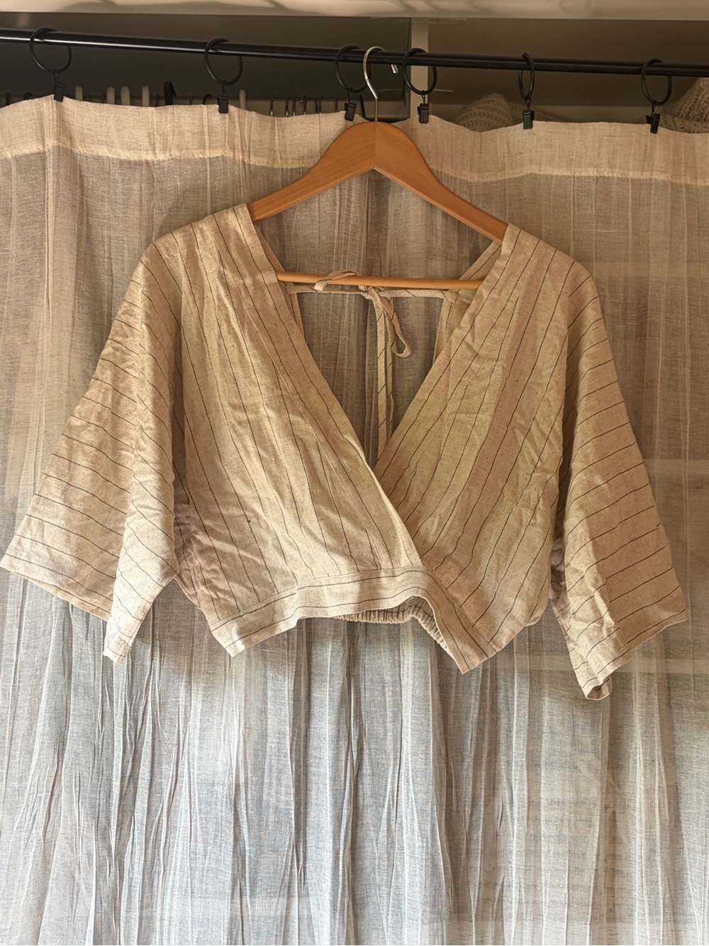 Source Unknown Cream Striped Wrap Crop Top Size M/S